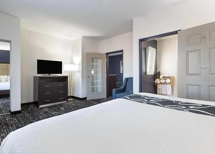 La Quinta Inn And Suites By Wyndham Paris